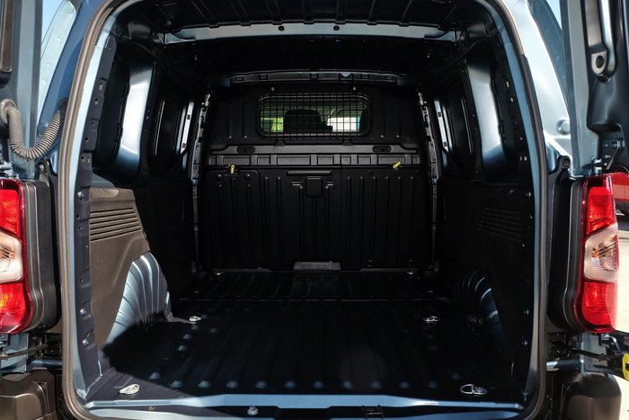 2025 Peugeot Partner Pro