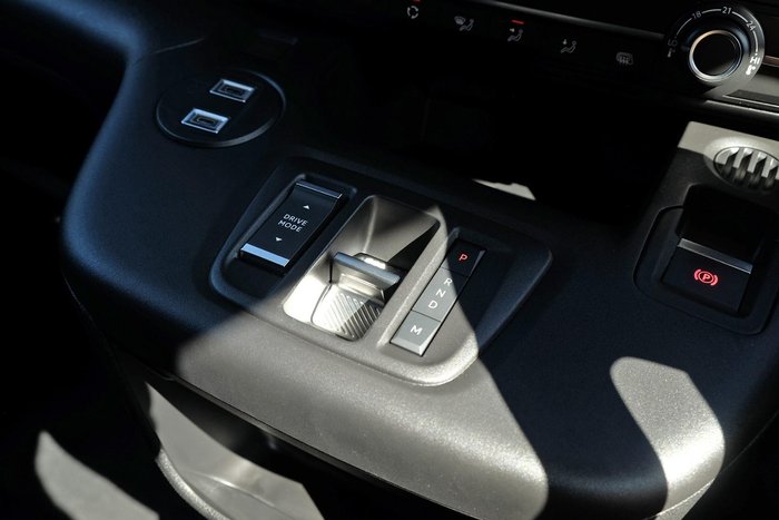 2025 Peugeot Partner Pro