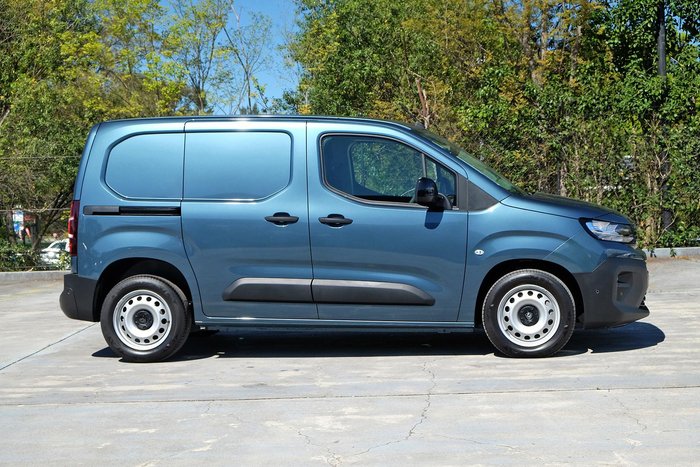 2025 Peugeot Partner Pro