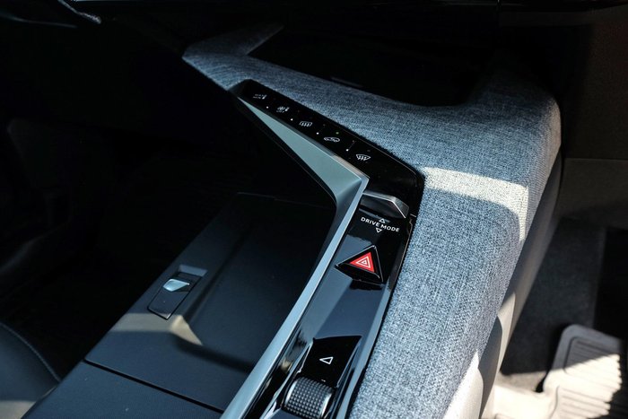 2025 Peugeot 3008 Allure Hybrid