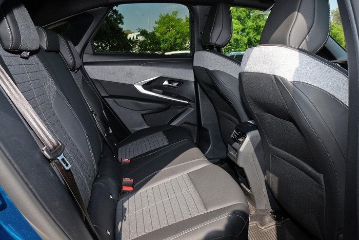 2025 Peugeot 3008 Allure Hybrid