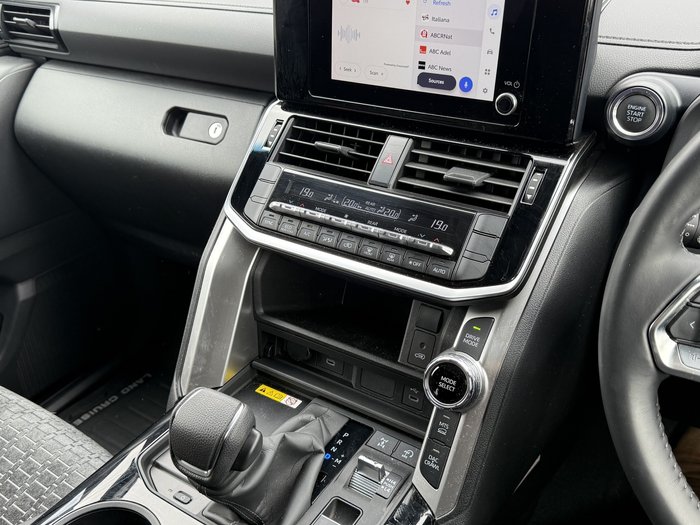 2025 Toyota Landcruiser GXL