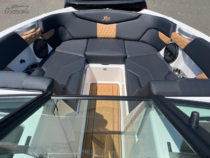 2023 MasterCraft XT22