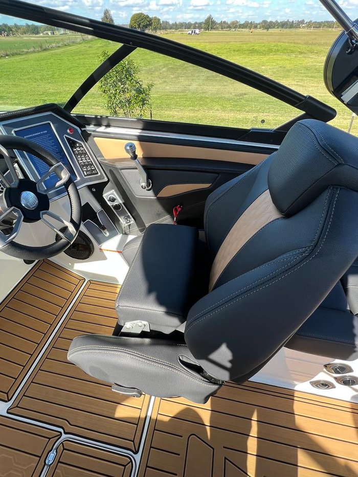 2023 MasterCraft XT22