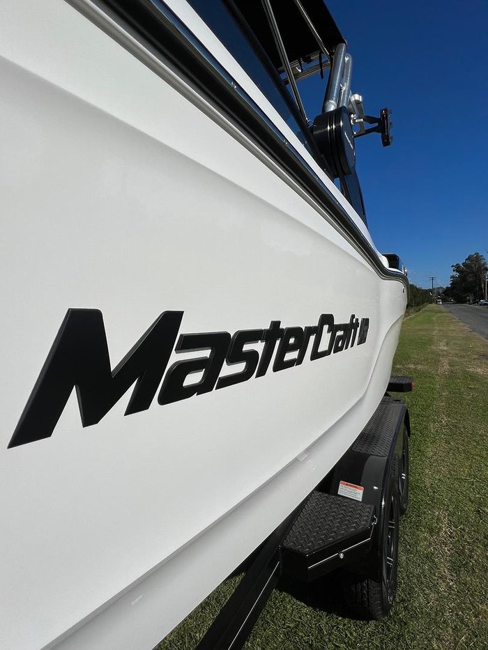 2023 MasterCraft XT22