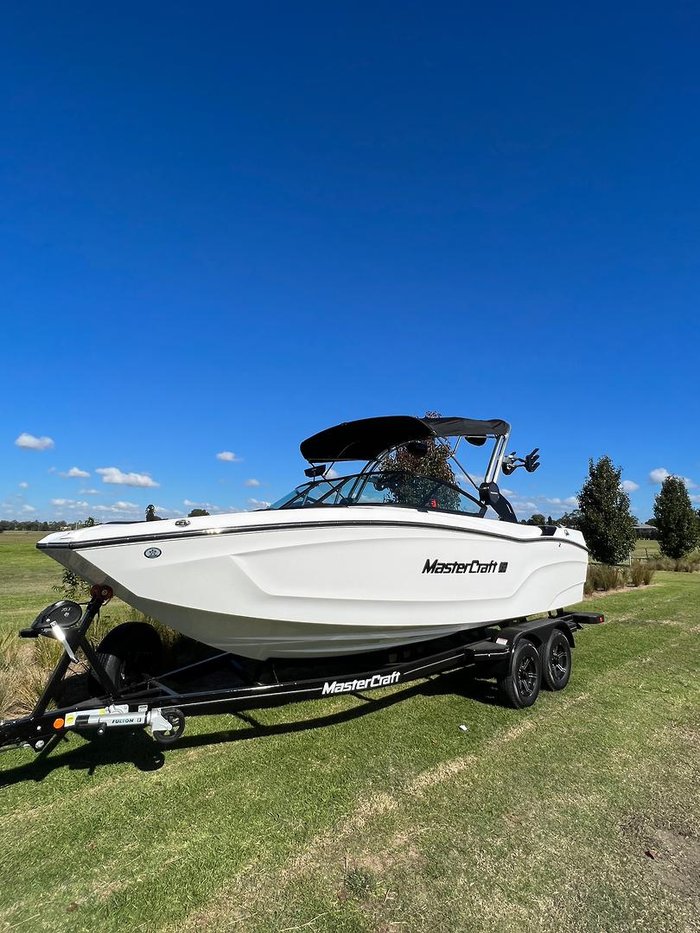 2023 MasterCraft XT22