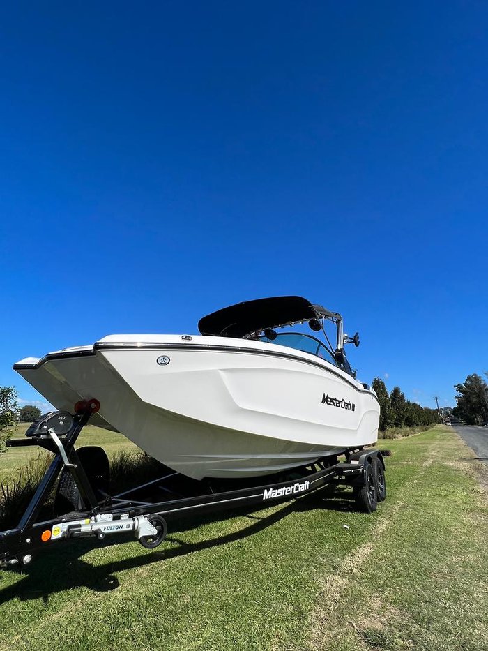 2023 MasterCraft XT22