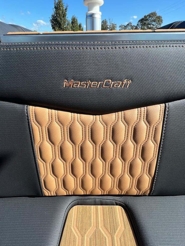 2023 MasterCraft XT22