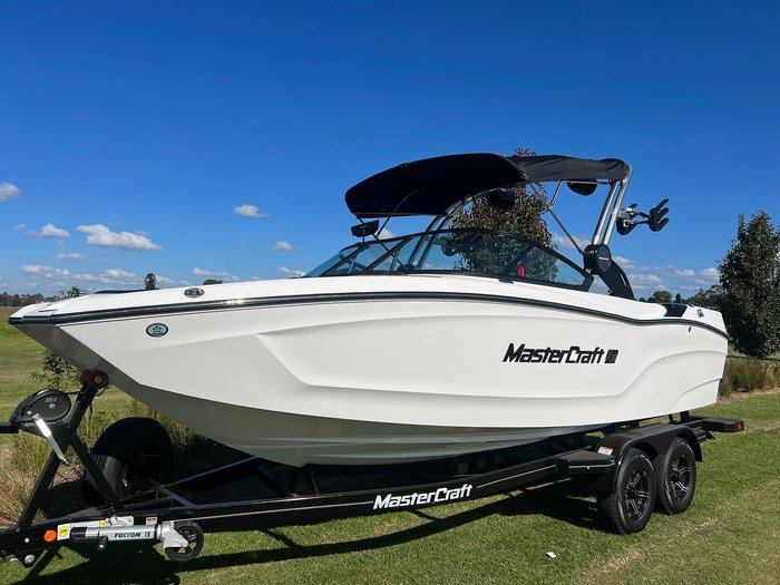 2023 MasterCraft XT22