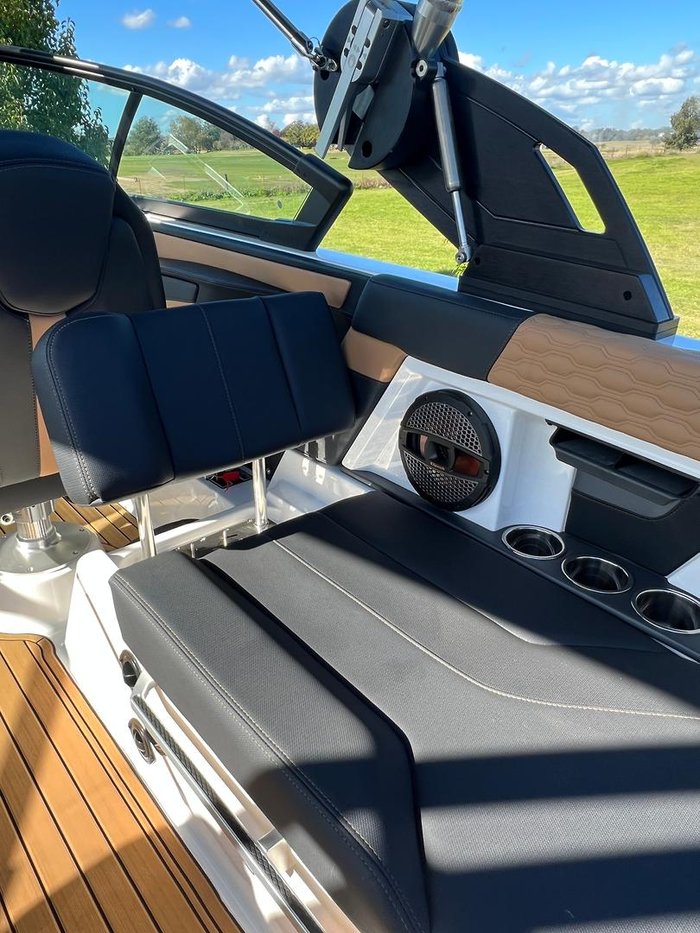 2023 MasterCraft XT22