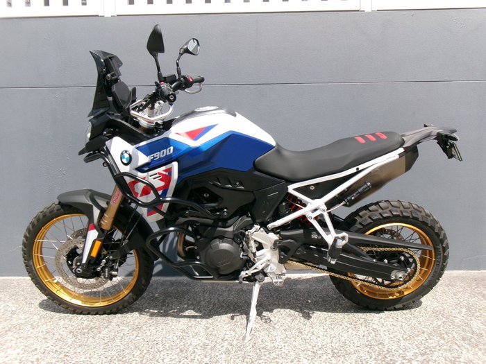 2025 BMW Motorrad F 900 GS ENDURO LIGHT WHITE/RACING BLUE METALLIC/RACING RED