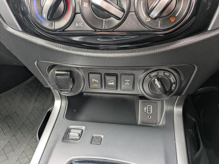 2021 Nissan Navara ST