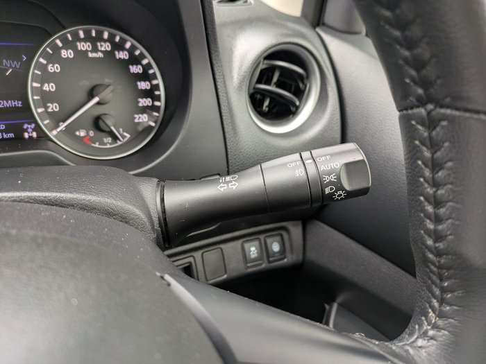 2021 Nissan Navara ST