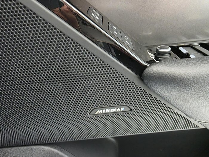 2019 Land Rover Range Rover Velar P250 SE L560 MY20 AWD Fuji White