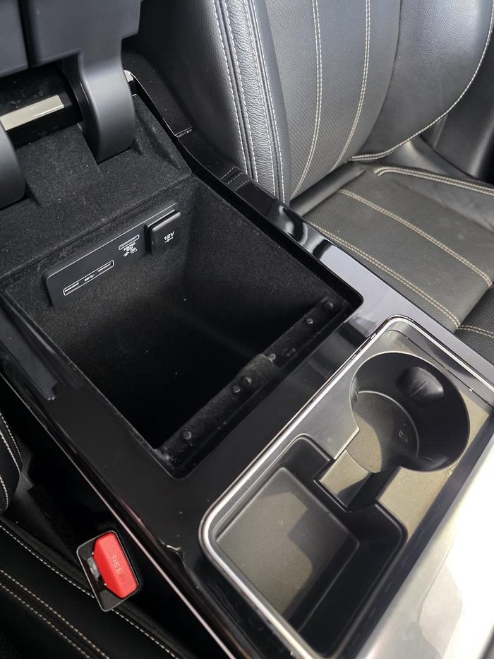 2019 Land Rover Range Rover Velar P250 SE L560 MY20 AWD Fuji White