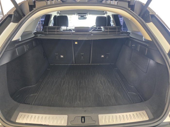 2019 Land Rover Range Rover Velar P250 SE L560 MY20 AWD Fuji White