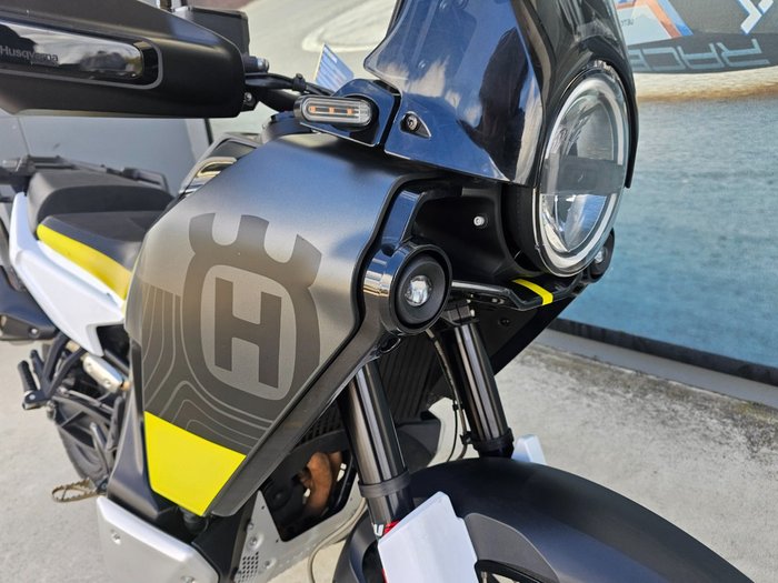 2022 HUSQVARNA NORDEN 901 GREY