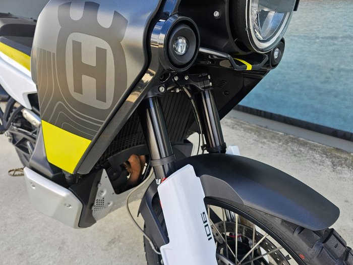 2022 HUSQVARNA NORDEN 901 GREY