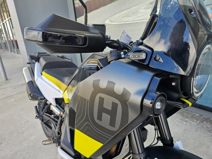 2022 HUSQVARNA NORDEN 901 GREY