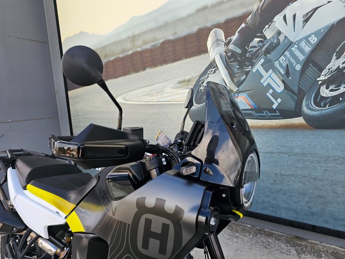 2022 HUSQVARNA NORDEN 901 GREY