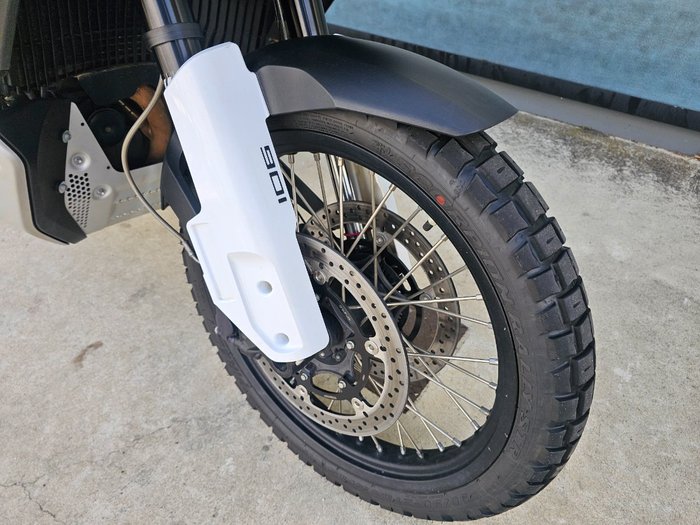 2022 HUSQVARNA NORDEN 901 GREY