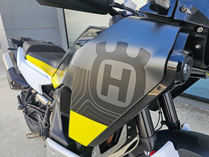 2022 HUSQVARNA NORDEN 901 GREY