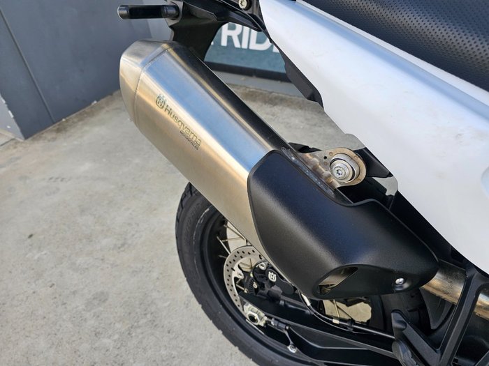 2022 HUSQVARNA NORDEN 901 GREY