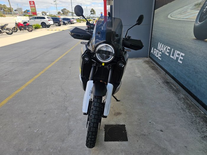 2022 HUSQVARNA NORDEN 901 GREY