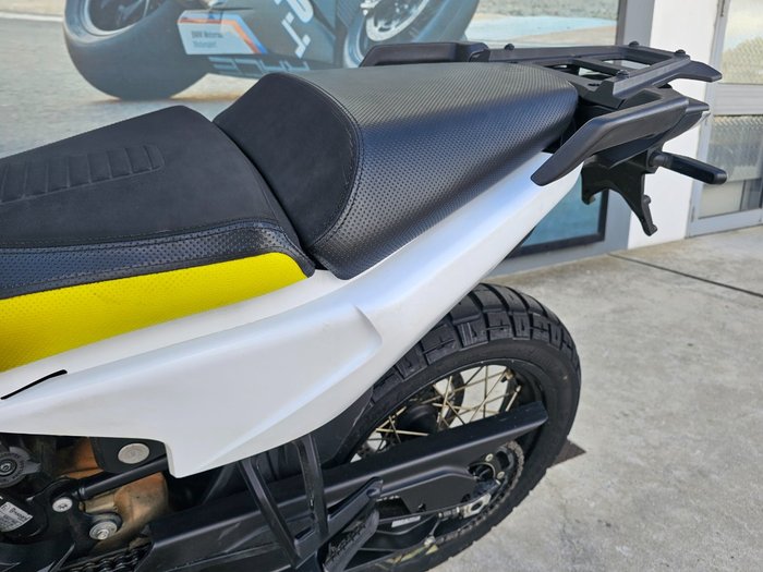 2022 HUSQVARNA NORDEN 901 GREY