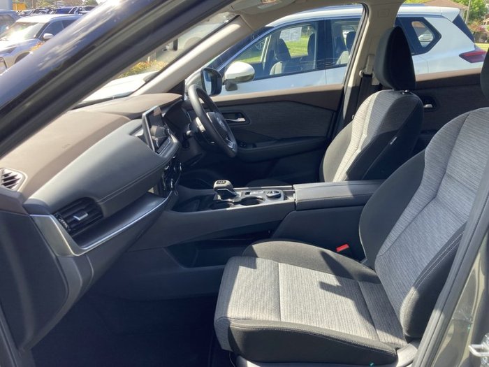 2025 Nissan X-TRAIL ST