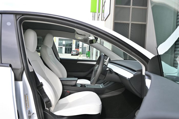 2023 Tesla Model Y Performance AWD Pearl White