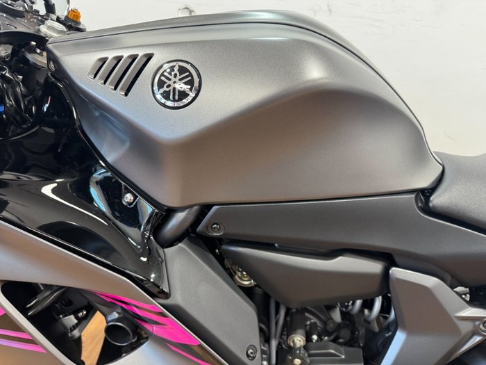 2024 Yamaha YZF-R7LA GREY