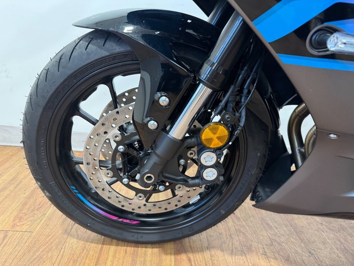 2024 Yamaha YZF-R7LA GREY