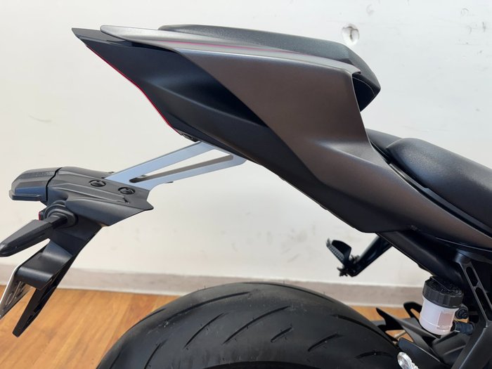 2024 Yamaha YZF-R7LA GREY