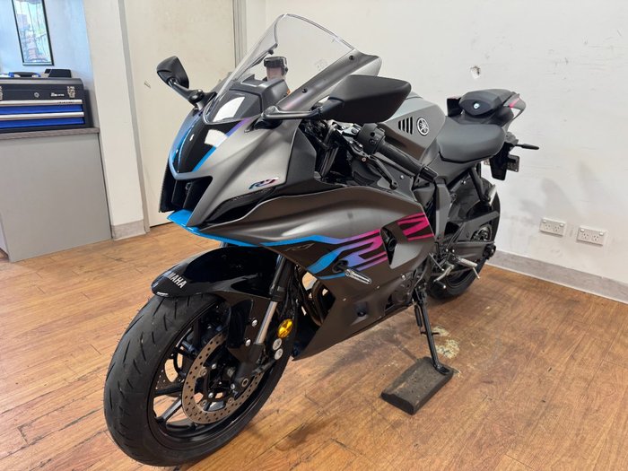 2024 Yamaha YZF-R7LA GREY