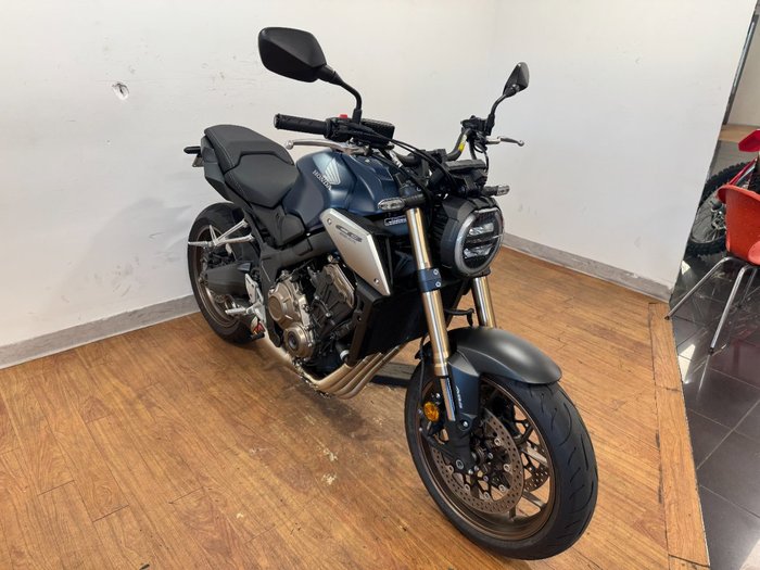 2022 Honda CB650R BLUE