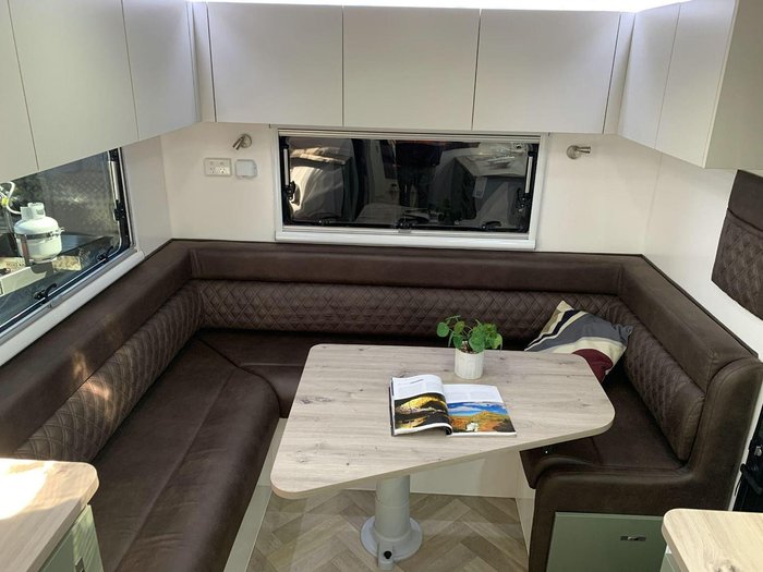 2025 Essential Caravans Cruiser V10 22'10'