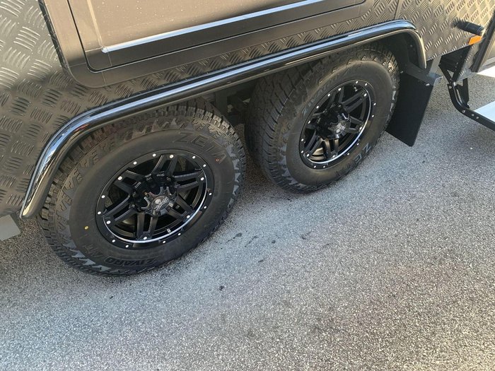 2025 Essential Caravans Cruiser V10 22'10'