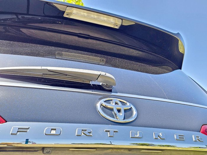 2018 Toyota Fortuner Crusade GUN156R 4X4 Dual Range Eclipse Black