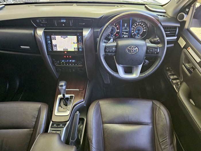 2018 Toyota Fortuner Crusade GUN156R 4X4 Dual Range Eclipse Black