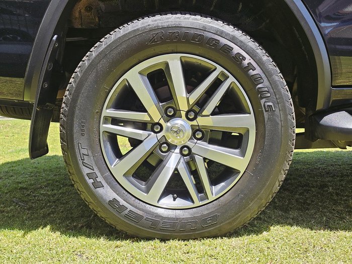 2018 Toyota Fortuner Crusade GUN156R 4X4 Dual Range Eclipse Black