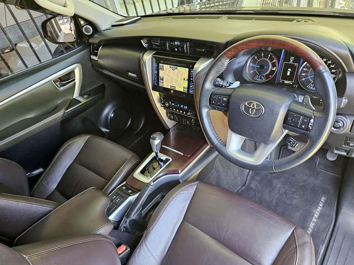 2018 Toyota Fortuner Crusade GUN156R 4X4 Dual Range Eclipse Black