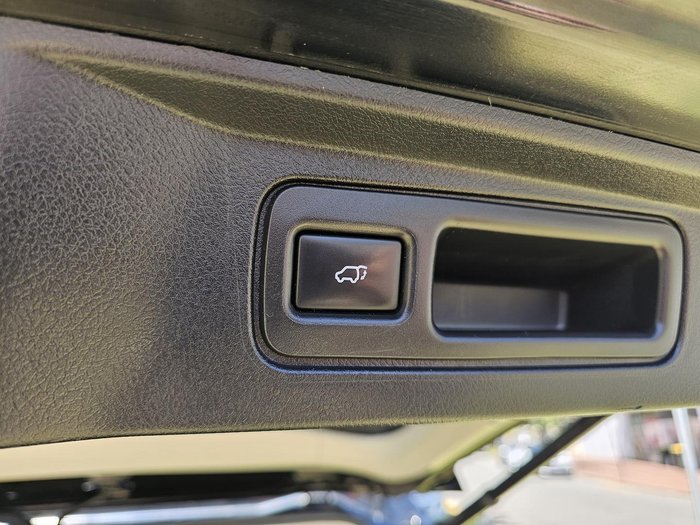 2018 Toyota Fortuner Crusade GUN156R 4X4 Dual Range Eclipse Black