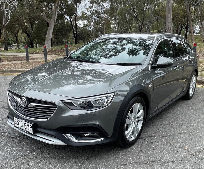 2018 Holden Calais