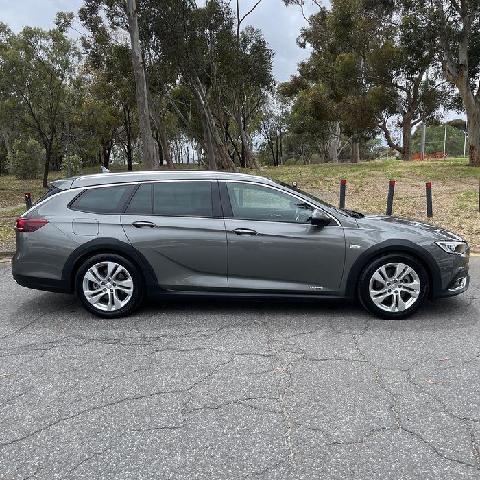 2018 Holden Calais