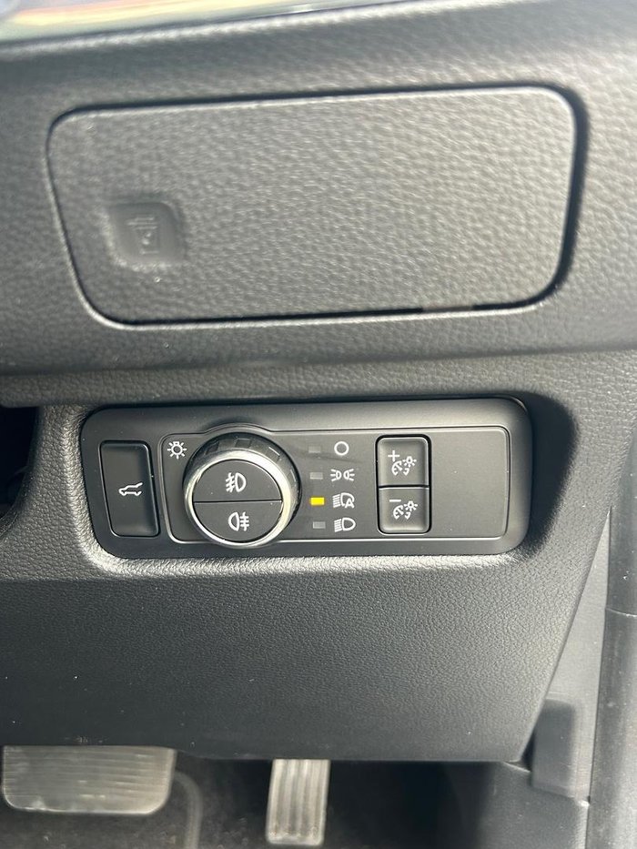 2025 Ford Everest Platinum