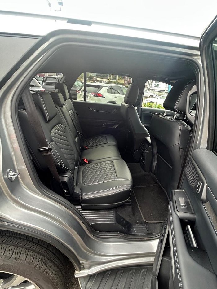 2025 Ford Everest Platinum