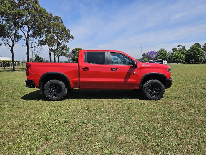 2025 Chevrolet Silverado 1500 ZR2 W/Tech Pack T1 MY25 4X4 Red Hot