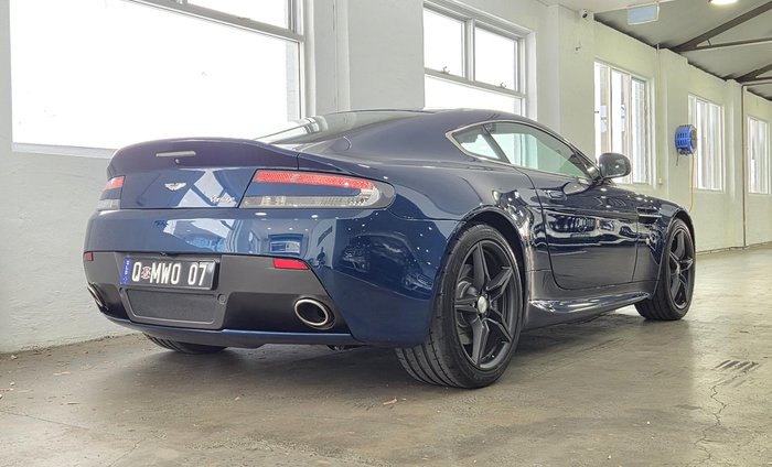2016 Aston Martin V8 Vantage