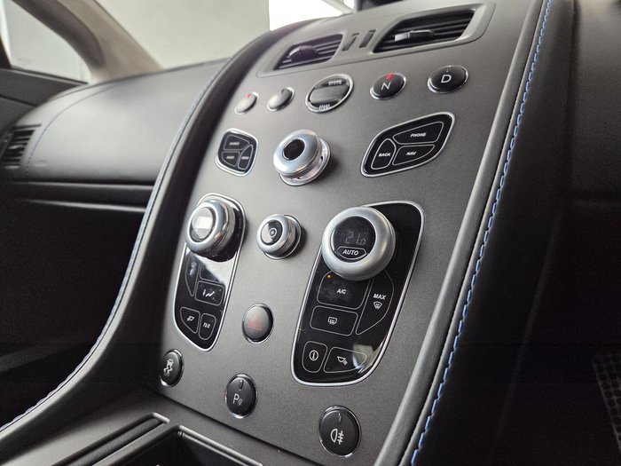 2016 Aston Martin V8 Vantage